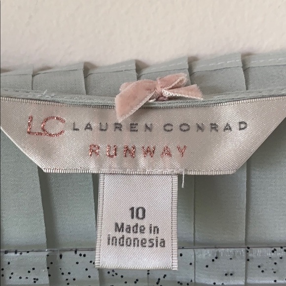 *Sold* Lauren Conrad Runway Ombré Pleated Dress 10 - Picture 5 of 8